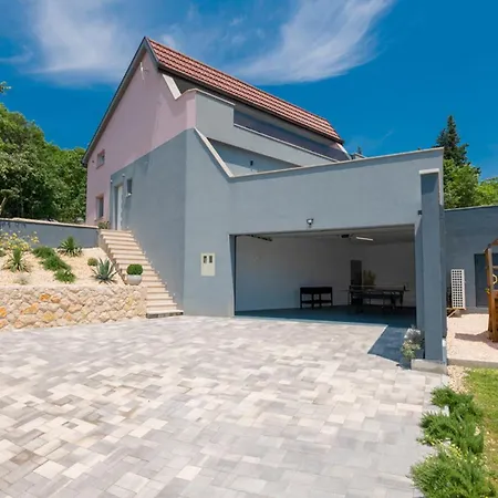 Villa I&n With Saltwater Pool And Whirlpool
